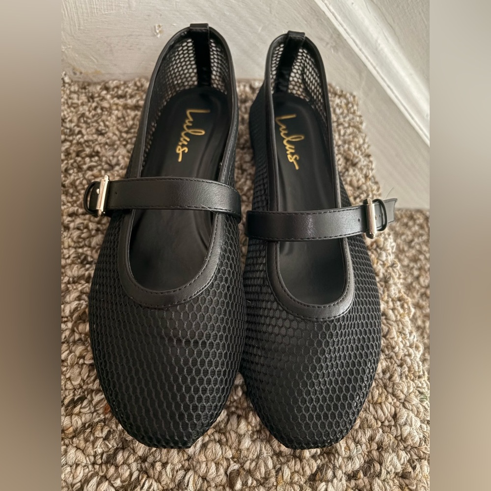 Lulu's Black Flats Versatile Comfortable Design